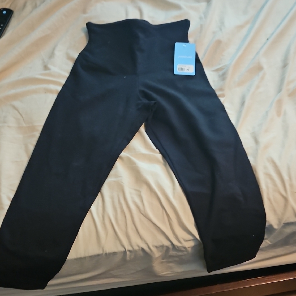 Yummie Black Crop Leggings